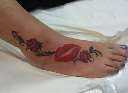 labios rojos rojos 2 - Tatuajes de labios