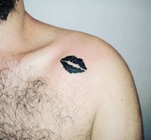 para hombres 6 - Tatuajes de labios