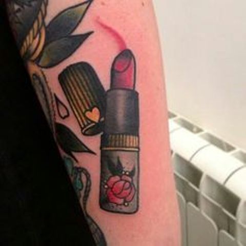 pintalabios 2 1 - Tatuajes de labios