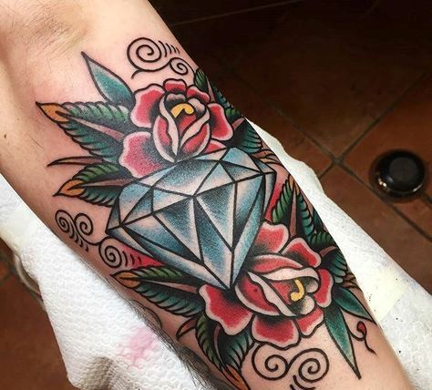 diamantes con rosas 2 - Tatuajes de diamantes