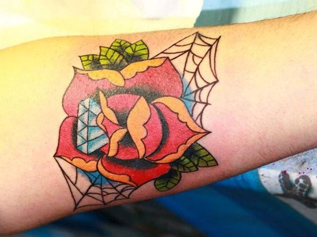 diamantes con rosas 4 - Tatuajes de diamantes