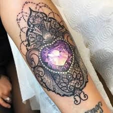 diamantes en el brazo - Tatuajes de diamantes