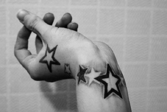 en la mano estrellas 3 - tatuajes en la mano
