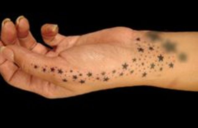 en la mano estrellas 4 - tatuajes en la mano