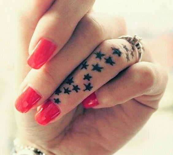 en la mano estrellas 6 - tatuajes en la mano