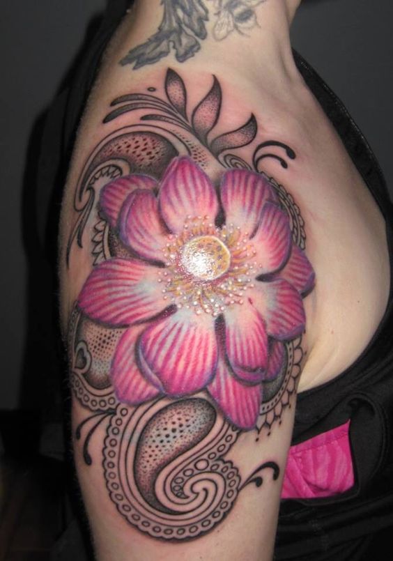 hombro flores 6 - Tatuajes en el hombro