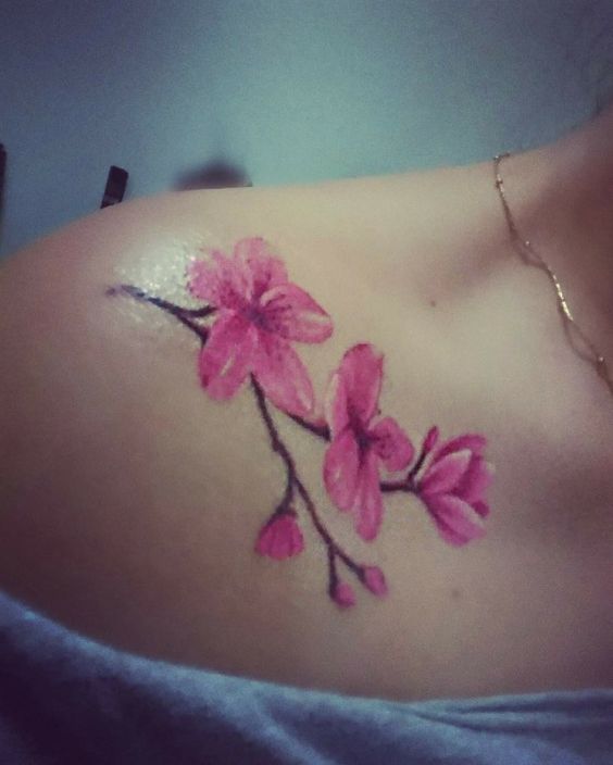 hombro flores 8 - Tatuajes en el hombro