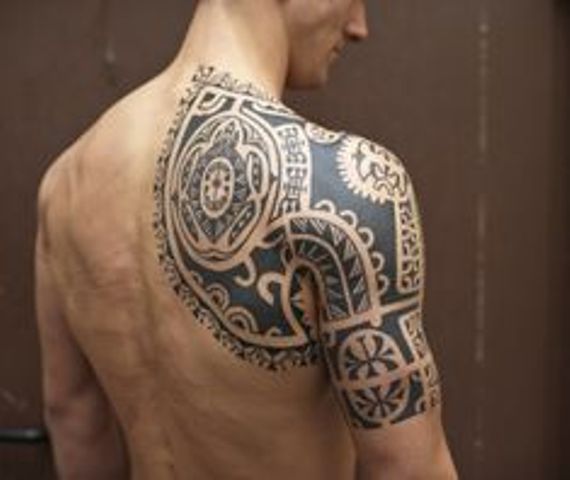 hombro y espalda 1 - Tatuajes en el hombro