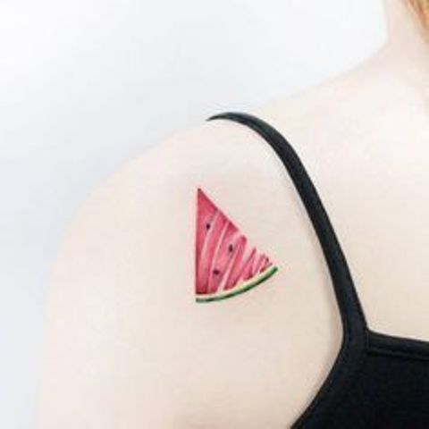 mujeres en colores 1 - Tatuajes en el hombro