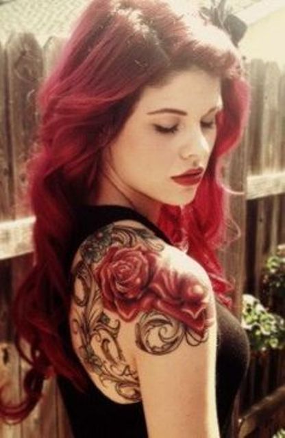 mujeres en colores 2 - Tatuajes en el hombro