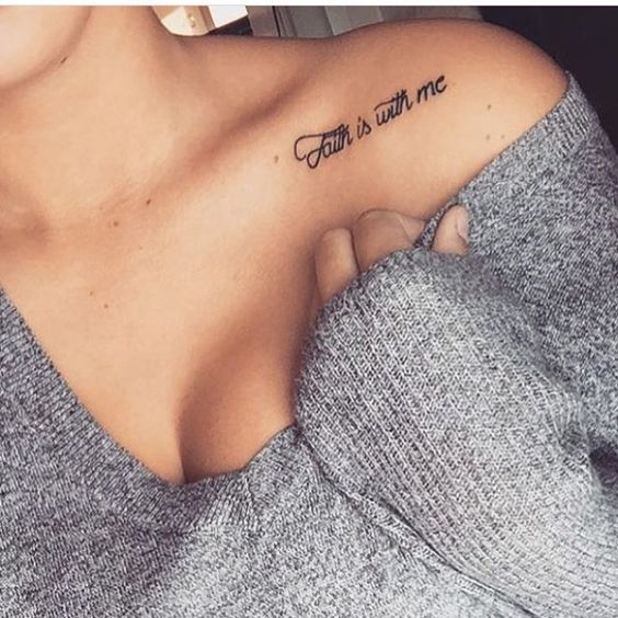 mujeres frases 5 - Tatuajes en el hombro
