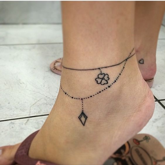 pulseras en el tobillo 5 - Tatuajes en el tobillo