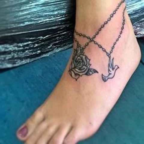 pulseras en el tobillo 7 - Tatuajes en el tobillo