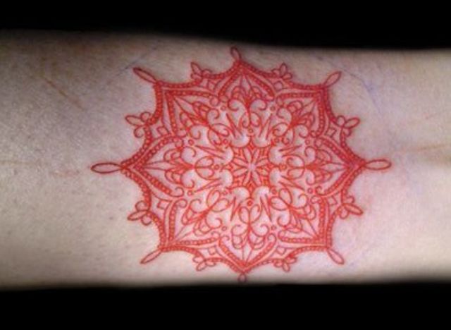 tinta roja 4 - tatuajes de tinta blanca