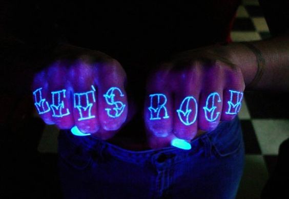 ultravioleta 4 - tatuajes de tinta blanca