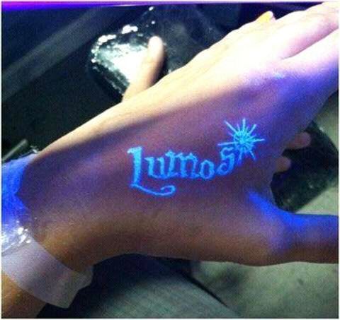 ultravioleta 6 - tatuajes de tinta blanca
