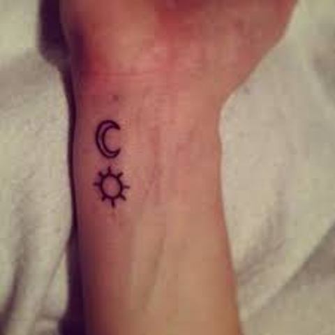 pequeños de sol y luna 2 - Tatuajes de sol y luna