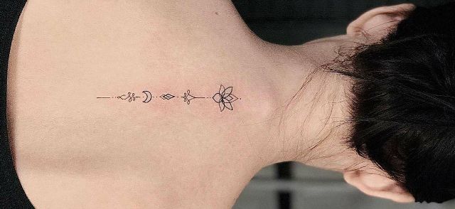 de unalome con luna 3 - Tatuajes de Unalome