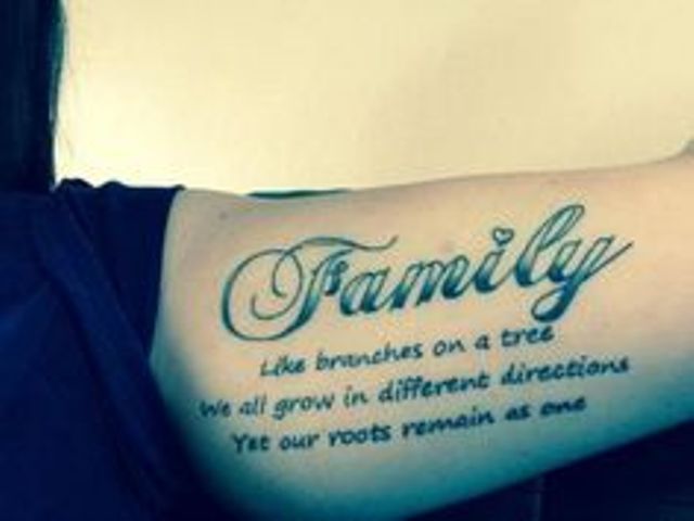 familia con frases - tatuajes de familia