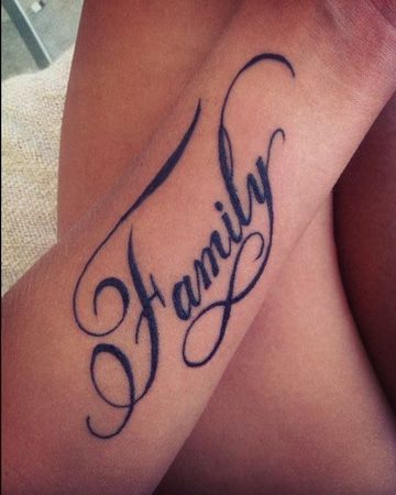 familia en el brazo 1 - tatuajes de familia