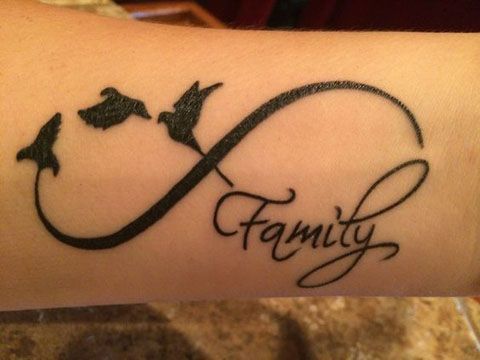 familia en el brazo - tatuajes de familia