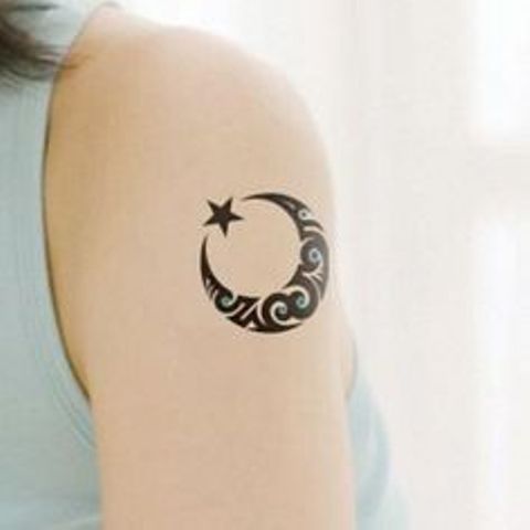 luna y estrellas 1 - tatuajes de luna