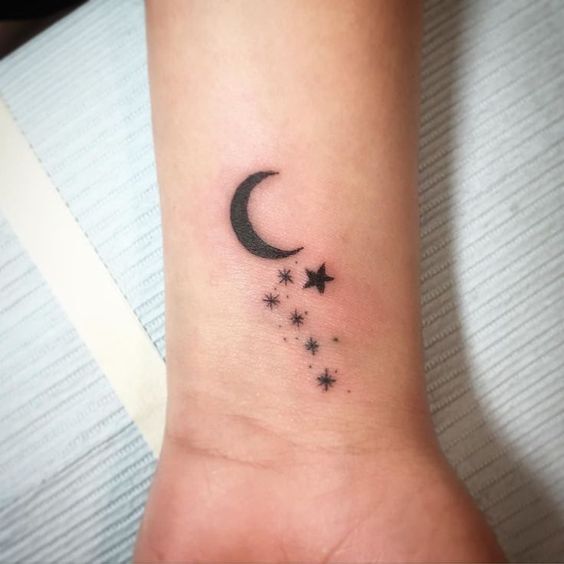 luna y estrellas 2 - tatuajes de luna