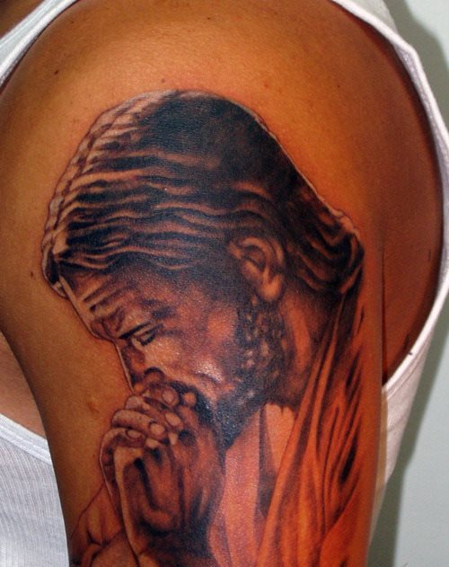 brazo para hombres 4 - tatuajes religiosos