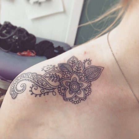 clavicula para mujeres 7 - tatuajes en la clavícula