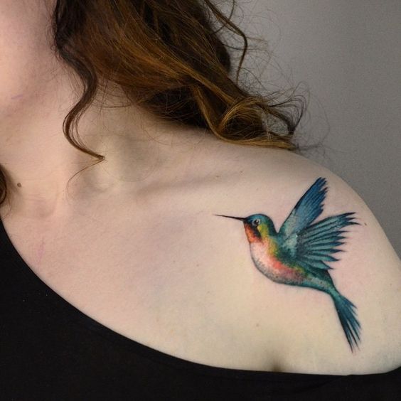 colibri mujeres 6 - tatuajes de colibrí