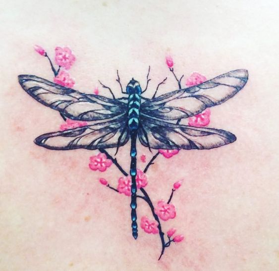 con libelulas 1 - tatuajes de libélulas
