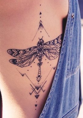 con libelulas 6 - tatuajes de libélulas