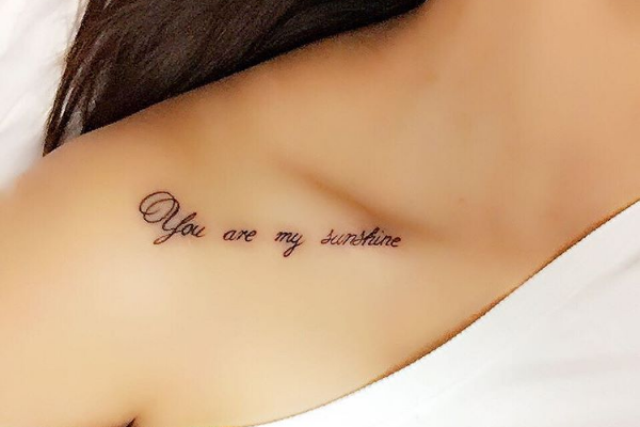 frases en la clavicula 1 - tatuajes en la clavícula