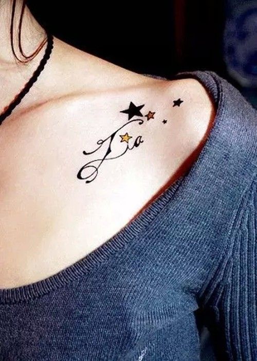 letras en la clavicula 1 - tatuajes en la clavícula