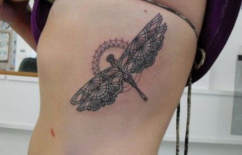 libelulas mujeres 2 - tatuajes de libélulas