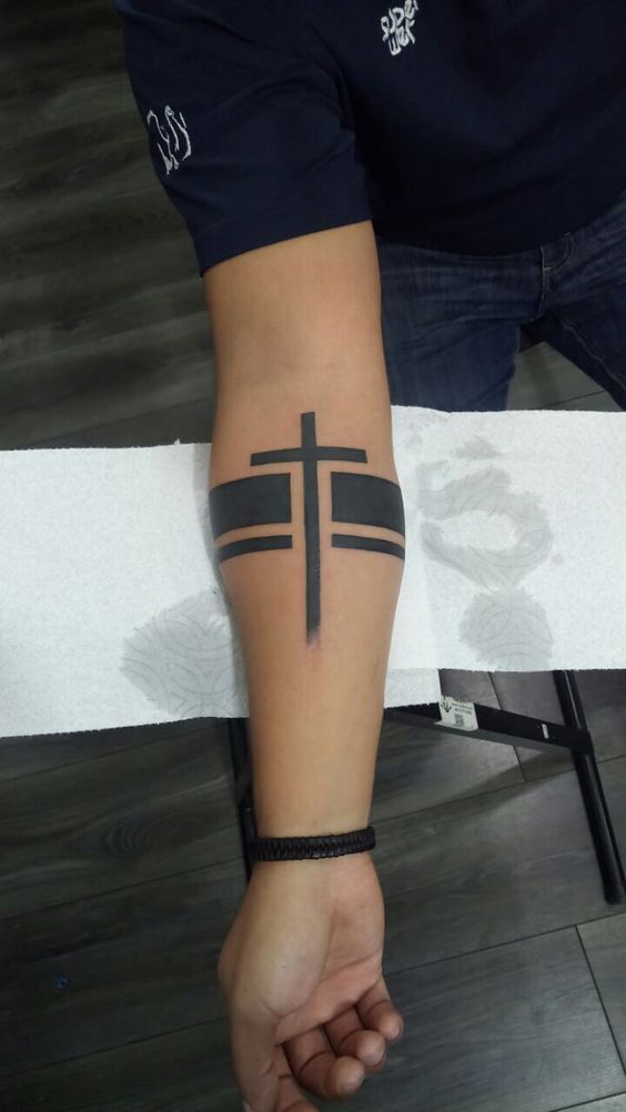 Featured image of post Cruz Tattoo Tobillo Hombre Los mejores tattoo s solo hombre s