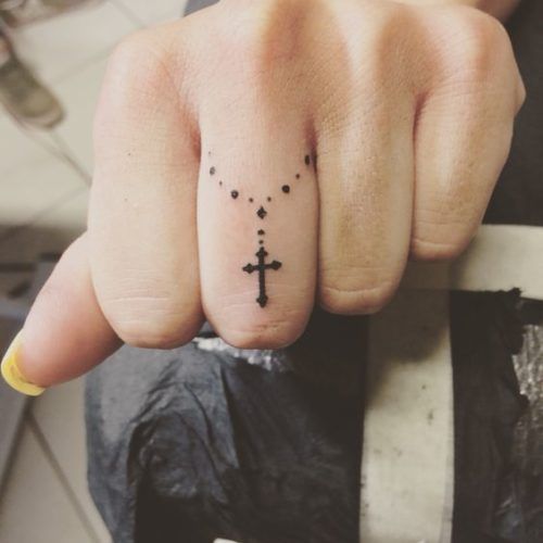 religiosos para mujeres 1 - Tatuajes de sol y luna