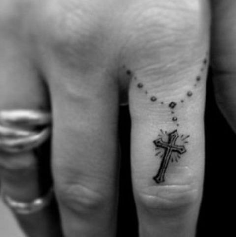 Tatuajes Religiosos y sus Símbolos con Significados - Tatuajes Geniales religiosos pequeños 3 - tatuajes religiosos