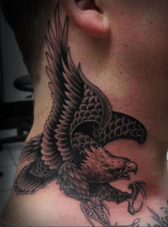 tatuaje de aguila en el cuello 4 - tatuajes de águilas