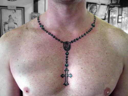 tatuajes de rosarios en el cuello 1 - Tatuajes de rosarios