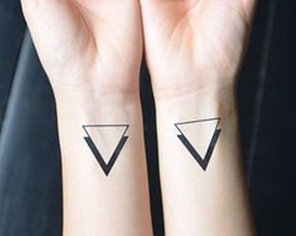 dobles triangulos 1 1 - Tatuajes de triángulos