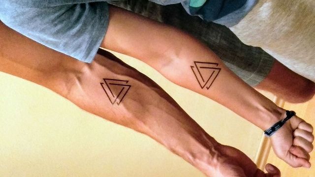 dobles triangulos 2 1 - Tatuajes de triángulos