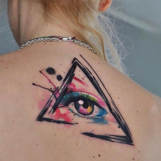 iluminati 2 - Tatuajes de triángulos