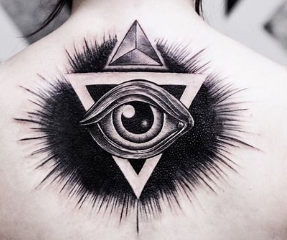 iluminati 4 - Tatuajes de triángulos