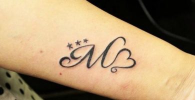 +78 Ideas para Tatuajes de INICIALES con Significados iniciales 390x200