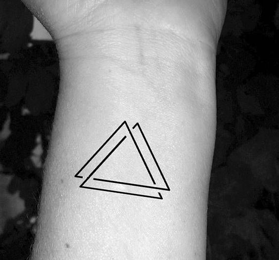 tatuajes de triangulos 3 - Tatuajes de triángulos