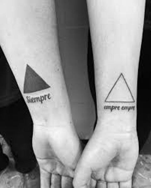 triangulos negros 3 - Tatuajes de triángulos