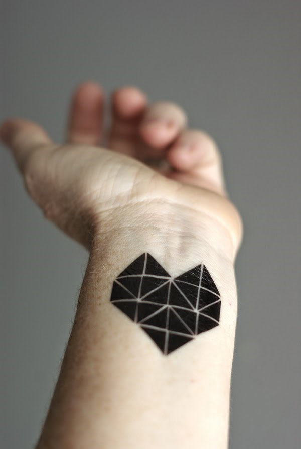 triangulos negros 5 - Tatuajes de triángulos