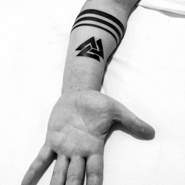 triangulos para hombres 4 - Tatuajes de triángulos
