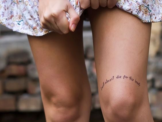 Tatuajes Para Mujeres En Las Piernas con Frases 5 - Tatuajes para Mujeres en las Piernas